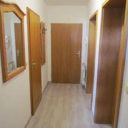 In Appartamento *